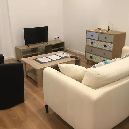3 En Lit Double, 6 Personnes, Dans Entierement Renove, 70 M2 , Wifi,climatisation, Tres Calme , Equipe,lit Bebe アパート *